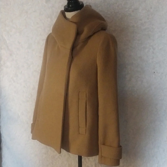 Zara Basic Outerwear Short Beige Coat w/Wrap Around Collar Size Small - Picture 5 of 8